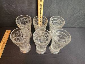 lot 62 image: 6 pieces Hazel Atlas Gothic big top Peanut Butter Glass Footed 5 12