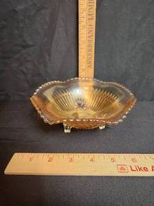 lot 16 image: 6 Jeannette Marigold Carnival Candy Dish