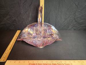 lot 63 image: L.E. Smith Iridescent Pink Glass Basket 10 12 x 6 12 x 10 12
