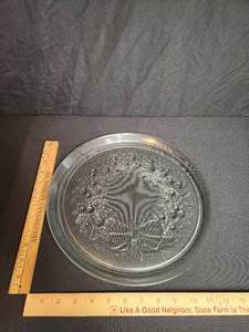 lot 70 image: Duralex Noel Christmas Platter