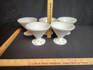 lot 87 image: 5 pc Westmorland Milk Glass