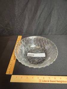 lot 116 image: Indiana Glass Bowl