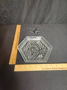 lot 118 image: Anchor Hocking 8 Glass