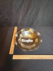 lot 113 image: Jeannette Iris Herringbone Marigold Carnival Fluted Fruit Bowl 9 12