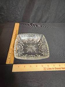 lot 121 image: 6 Hazel Atlas Candy Dish