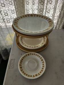 lot 135 image: Corning Plates and holder