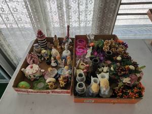 lot 139 image: Candle holders and related items