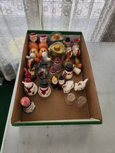 lot 140 image: Salt and pepper shakers lot