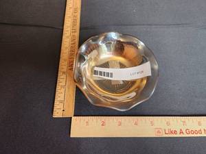 lot 124 image: 5 14 Jeannette Dessert  Berry Bowl Marigold Carnival glass