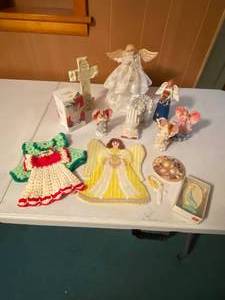 lot 113 image: Lot of Angels and Religious Items
