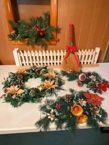 lot 116 image: Lot of Christmas Items and Fence, etc.