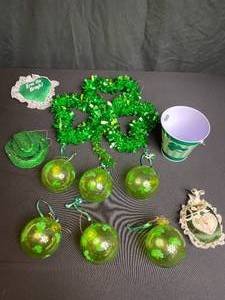 lot 124 image: Lot of St. Patricks  Day Decor with Glass Shamrock Ornaments