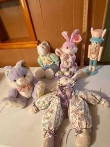 lot 128 image: Lot of Easter Assortment Rabbits #2