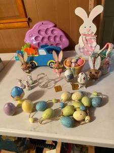 lot 131 image: Easter Assortment Lot