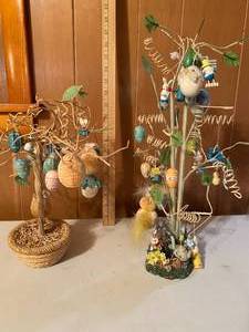 lot 133 image: Lot of Easter Trees