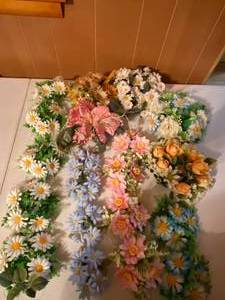 lot 135 image: Lot of Assorted Spring Candle Rings