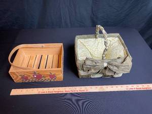 lot 150 image: Apple and Woven Ribbon Baskets
