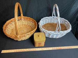 lot 153 image: Lot of Baskets 3