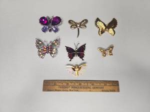 lot 30 image: Lot of 7 Buttery Fly Pins  Brooches