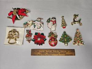 lot 37 image: Lot of 12 Christmas  Winter Pins