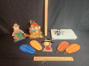 lot 113 image: lot of wooden fall dcor items