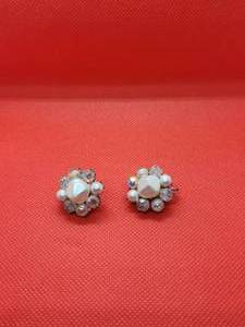 lot 42 image: Vintage Coro Clip on earings