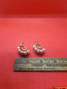 lot 44 image: Vintage Vendome wind  clip on earrings