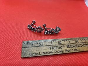 lot 48 image: Vintage DVers NY Clip  wind on earrings