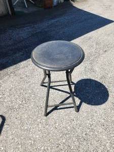 lot 116 image: Small folding stool