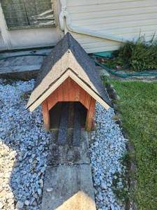 lot 124 image: Covered Bridge yard dcor