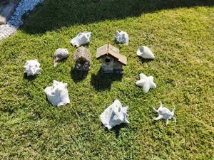 lot 125 image: Yard ornaments  dcor sea shells