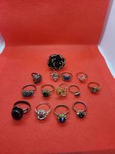 lot 11 image: 14 Costume Jewelry Rings Vintage