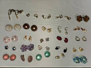 lot 65 image: Lot of 25 pairs of clip on earrings vintage costume jewelry