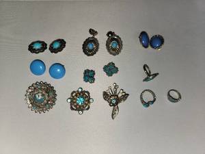 lot 22 image: Lot of Vintage  turquoise and silver tone Costume Jewelry