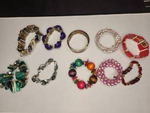 lot 74 image: Lot of 10 Costume jewelry Bracelets Vintage