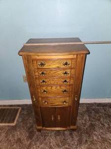 lot 19 image: The Best Jewelry storage chest you could want with style, quality, and storage for so much