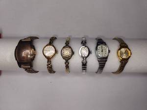 lot 78 image: Lot of watches, Benrus, Timex, Timex, Pulsar, and towncraft.