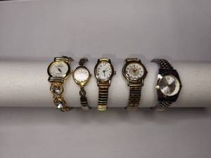 lot 79 image: Lot of watches sharp and unbranded, 2 ring watches pieua nicol and xandau