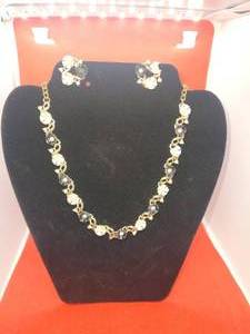 lot 140 image: Black and Whit Coro Necklace and matching wind on earnings