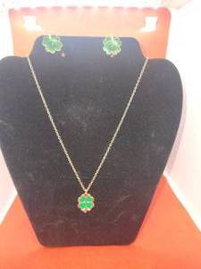lot 141 image: 4 leaf clover necklace by nwt and Clip on earrings by avon