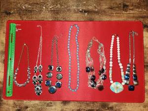 lot 151 image: Lot of 7 assorted necklaces