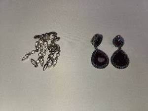 lot 147 image: lot of 2 sets of Avon clip on earrings