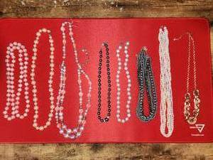 lot 163 image: lot of 8 necklaces