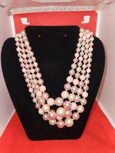 lot 168 image: Vintage pink bead necklace Japan