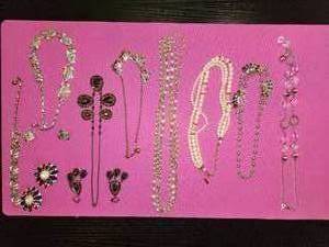lot 169 image: Assorted Costume Jewelry Lot