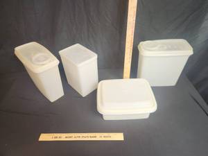lot 13 image: 4 Clear Tupperware containers