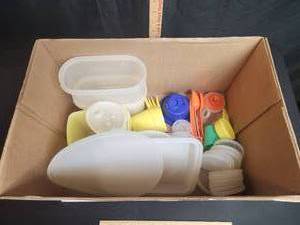 lot 30 image: Lot of Tupperware Measuring Items
