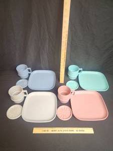 lot 31 image: Tupperware plate, cup, and coaster set 12 pieces 4 colors