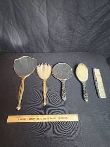 lot 45 image: Brush and mirror set