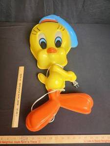 lot 53 image: Light up plastic Tweety